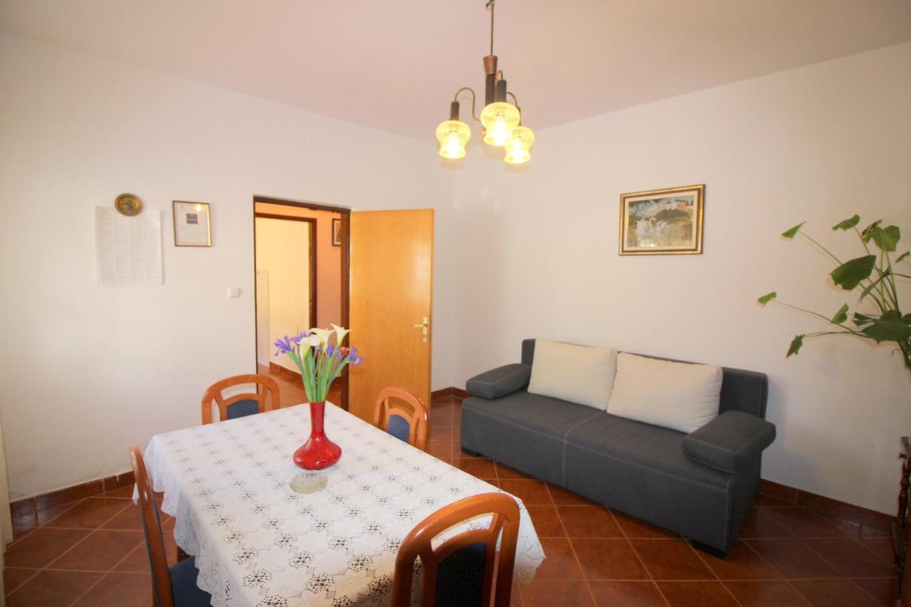 Apartment Liliana Near Beach Porec Exterior photo
